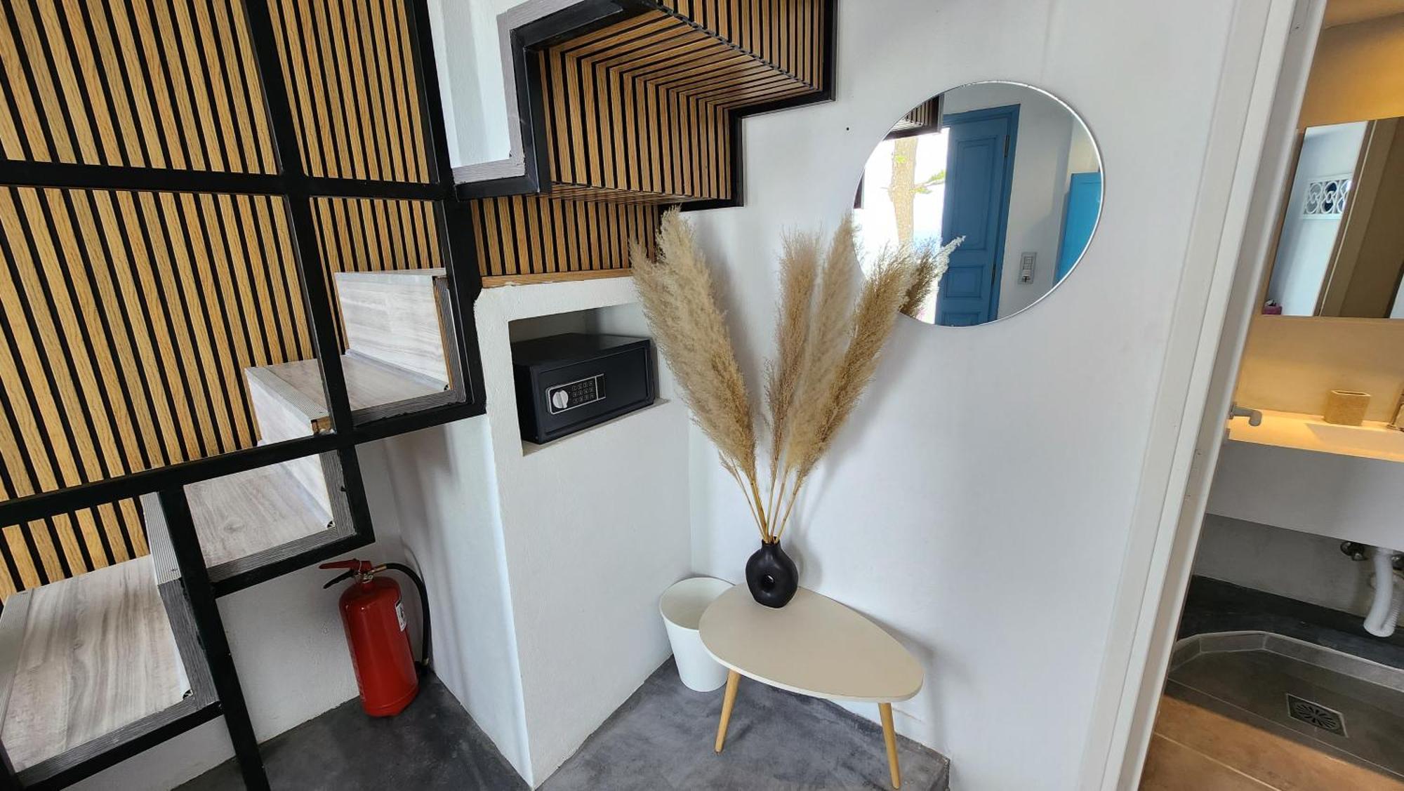 Euphoria Suites & Deluxe Studios Fíra Kültér fotó